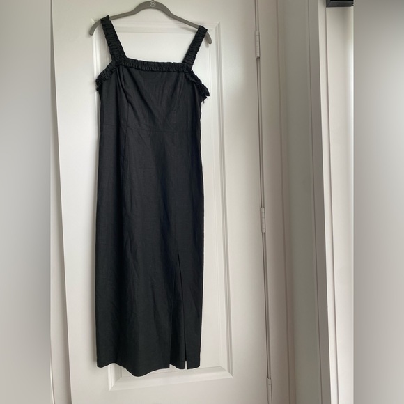 Price lowered !! Urban Outfitters Black midi dress | NWOT - Picture 4 of 10